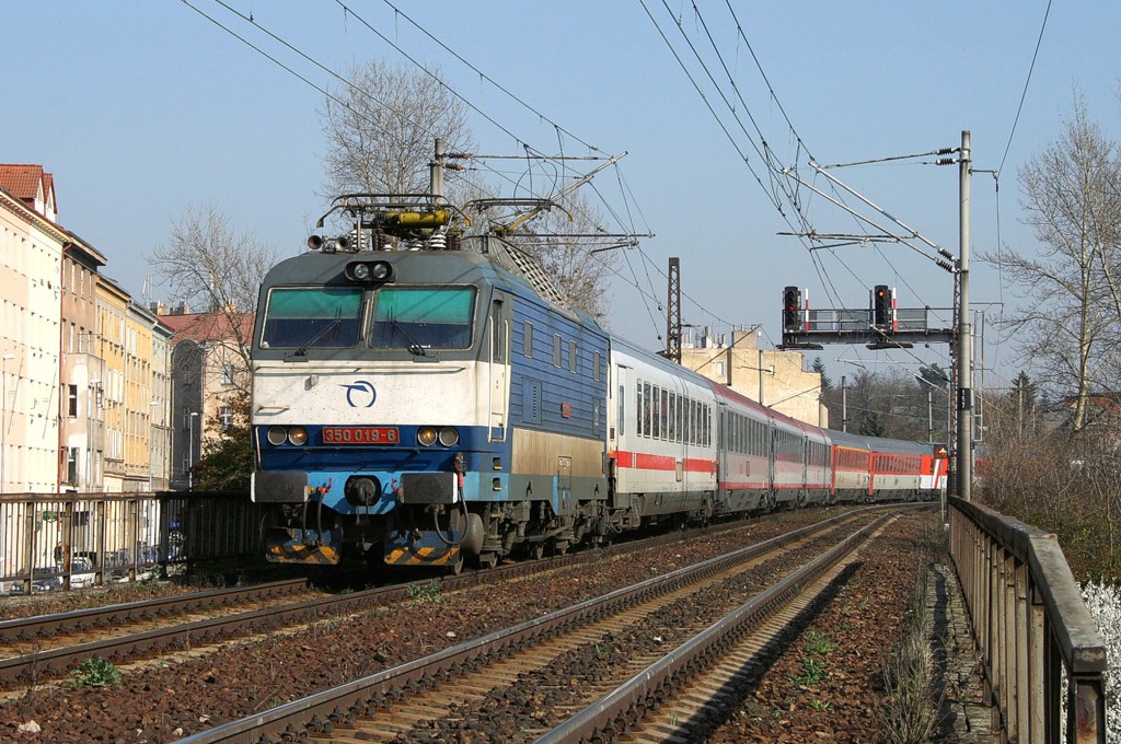 [1024x680] 350019k.jpg