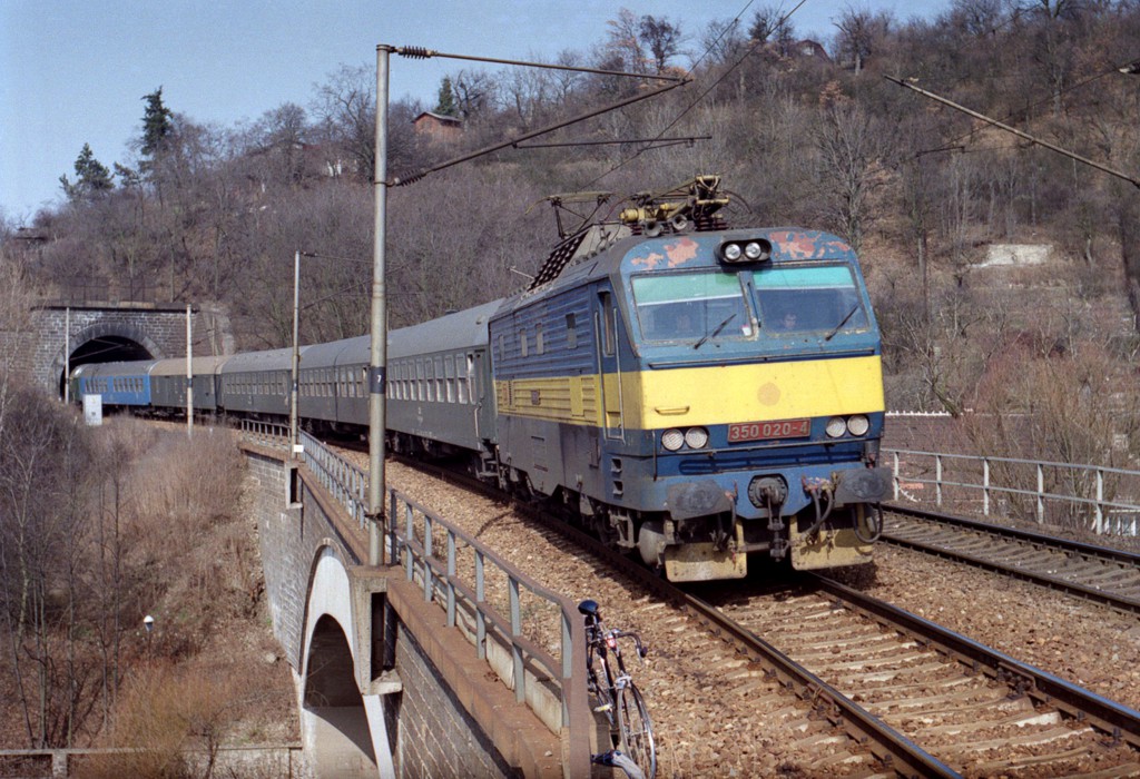 [1024x700] 350020c.jpg