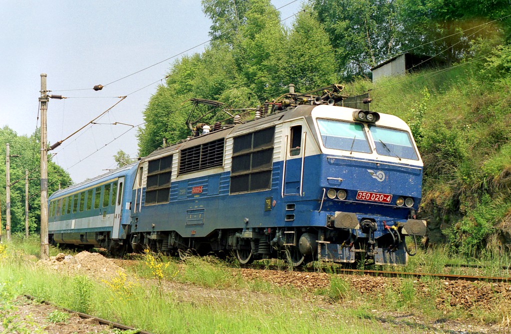 [1024x670] 350020p.jpg