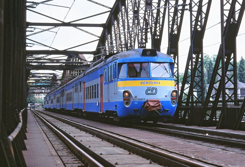 [1024x700] 451008b.jpg