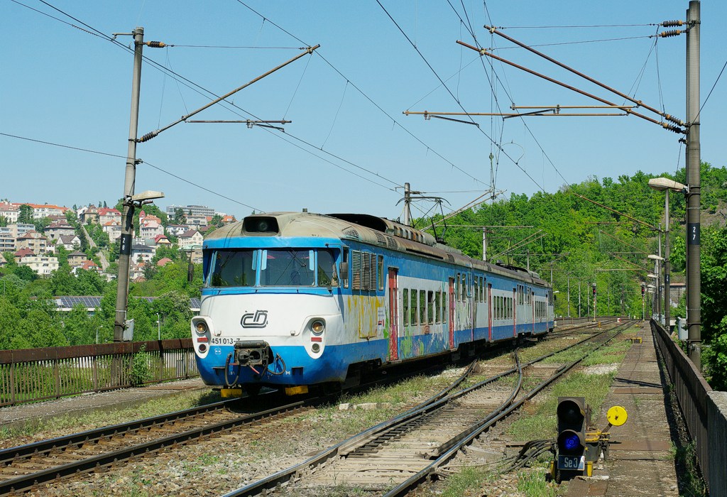 [1024x700] 451013a.jpg