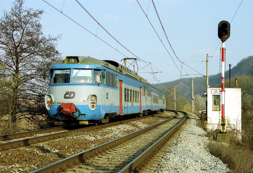 [1024x700] 451016c.jpg