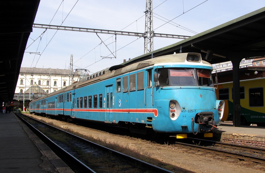 [1024x670] 451025a.jpg