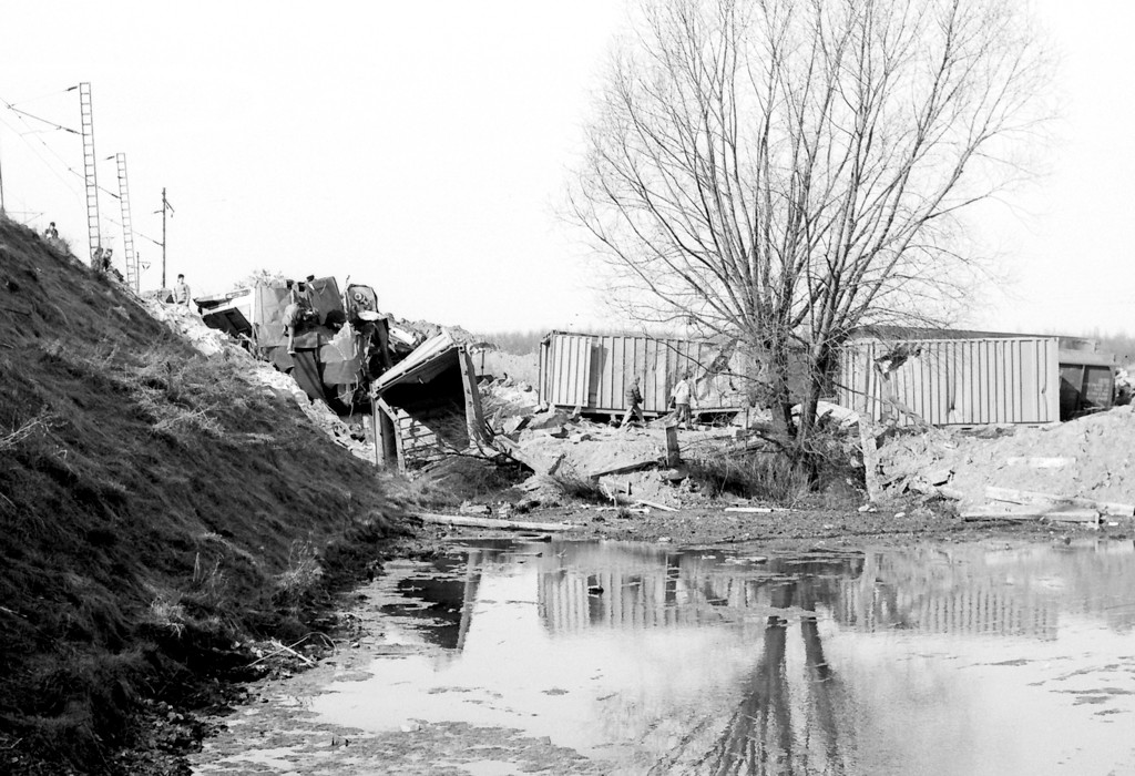 [1024x700] 452011b.jpg