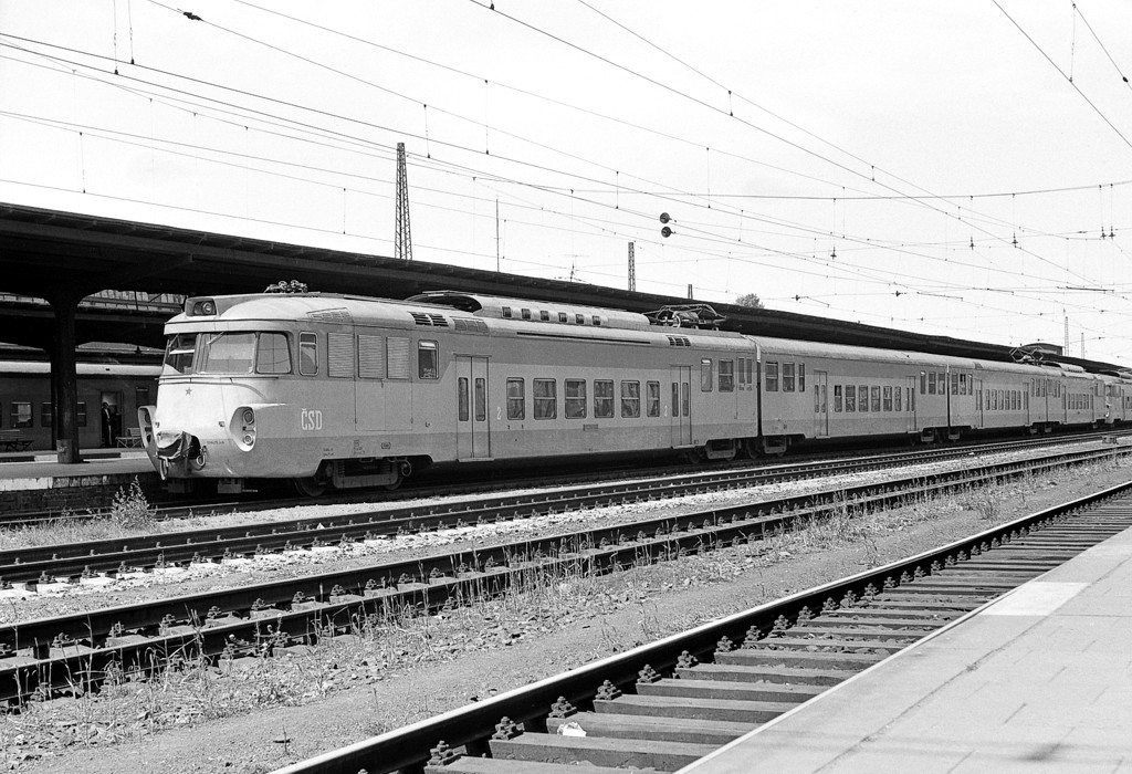 [1024x700] 452015a.jpg