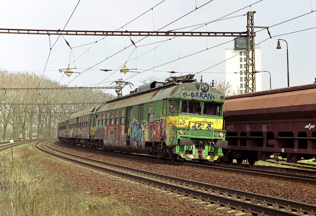 [1024x700] 460060a.jpg