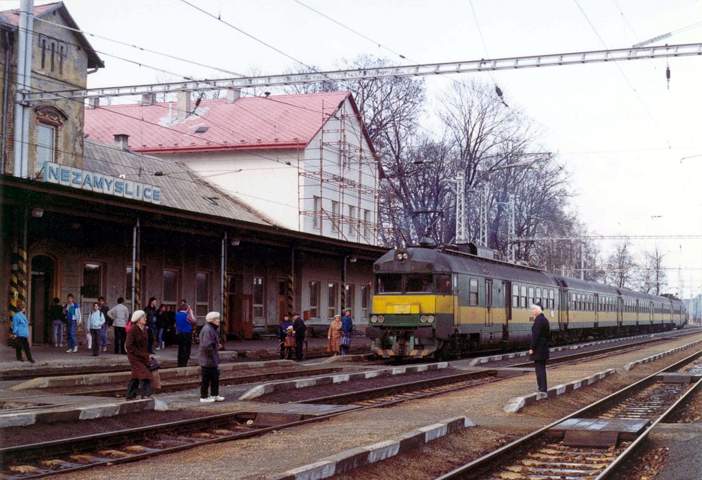 [1024x700] 460063f.jpg