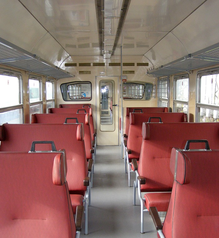 [700x760] 460inter1.jpg