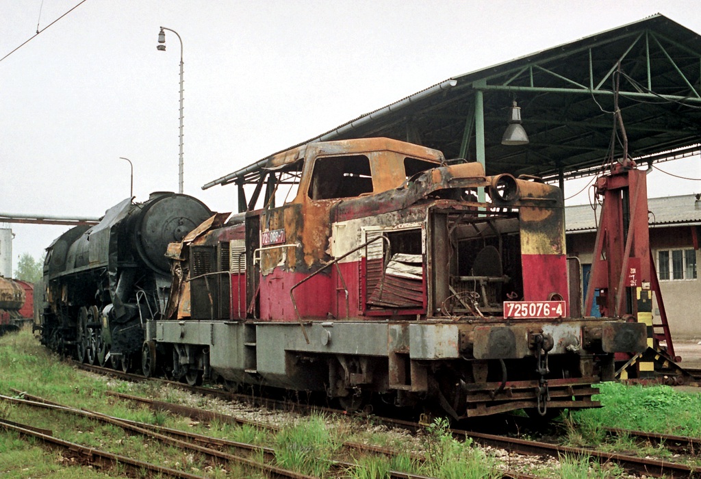 [1024x700] 725076a.jpg