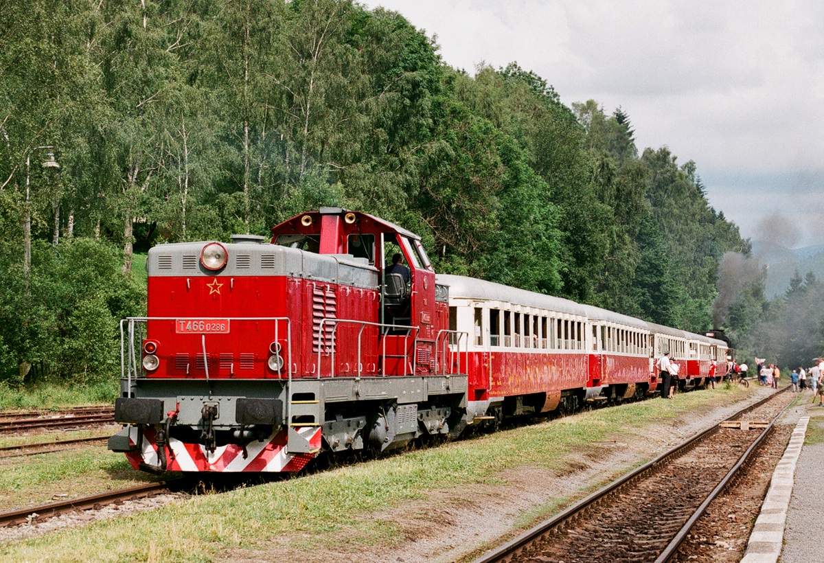 [1200x820] 735286a.jpg