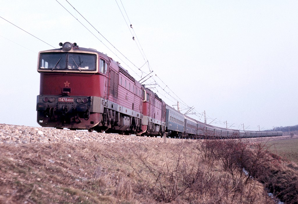 [1024x700] 754002d.jpg