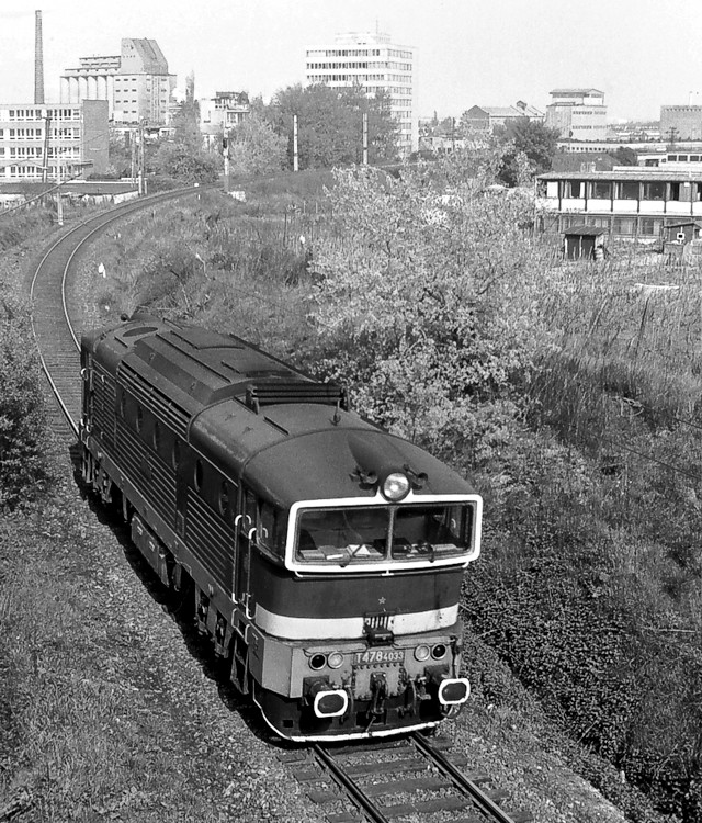 [640x750] 754033c.jpg