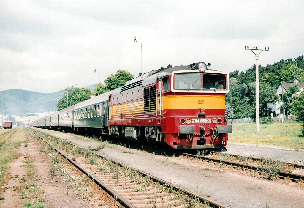 [1024x700] 754050a.jpg