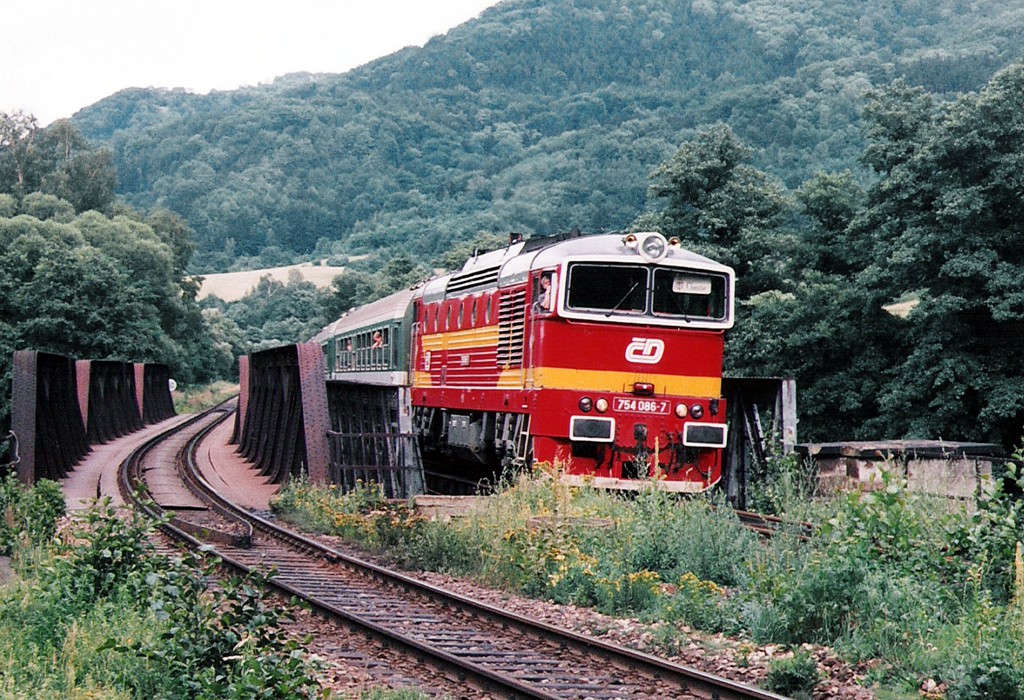 [1024x700] 754086b.jpg