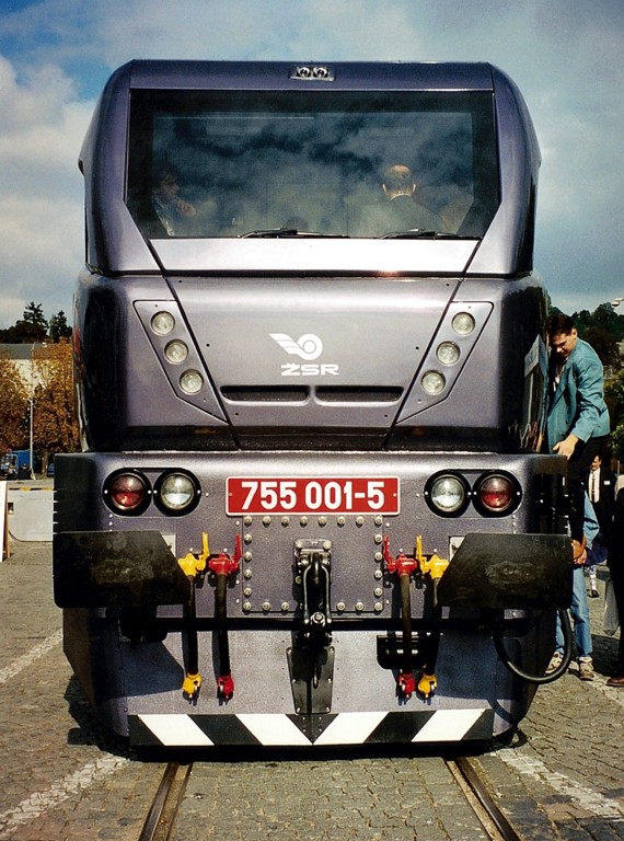 [570x768] 755901celo.jpg