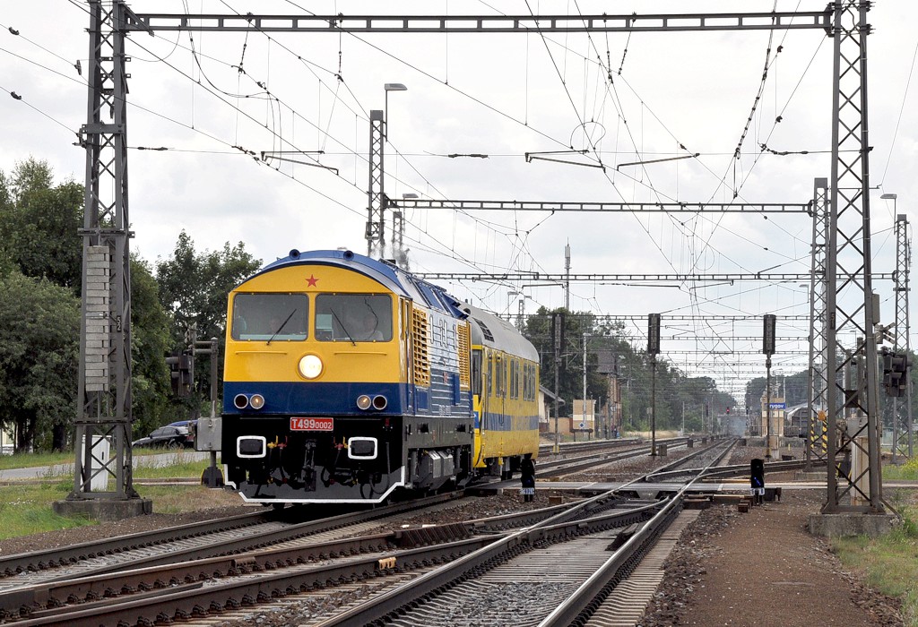 [1024x700] 759002e5z.jpg