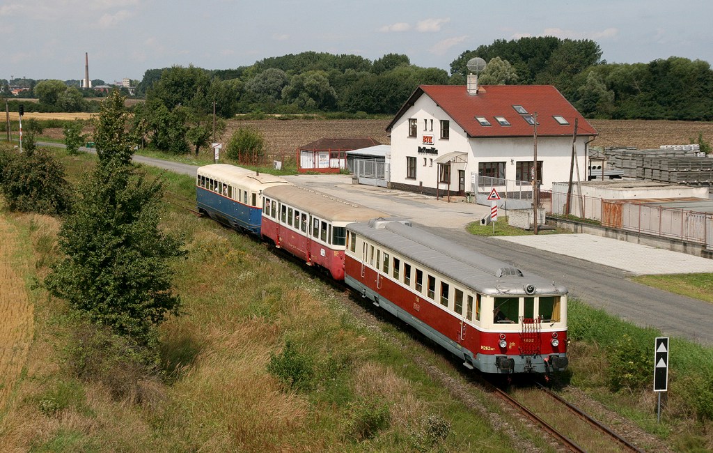 [1024x650] 830007d.jpg