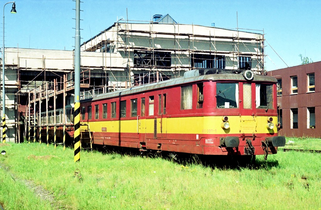 [1024x670] 830007e.jpg