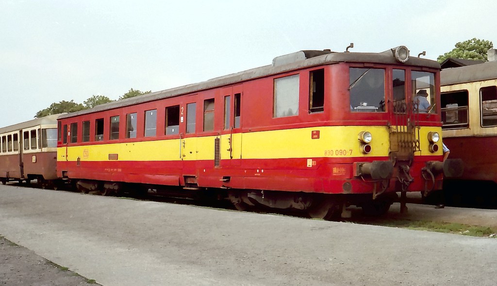 [1024x590] 830090c.jpg