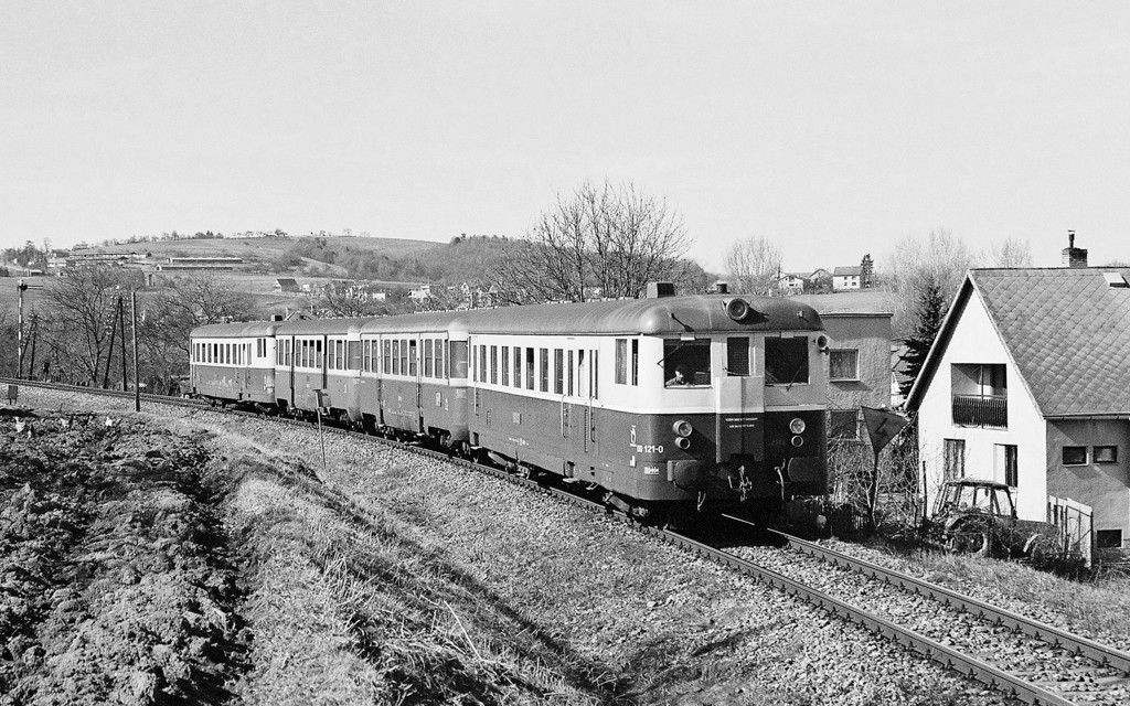 [1024x640] 830121b.jpg