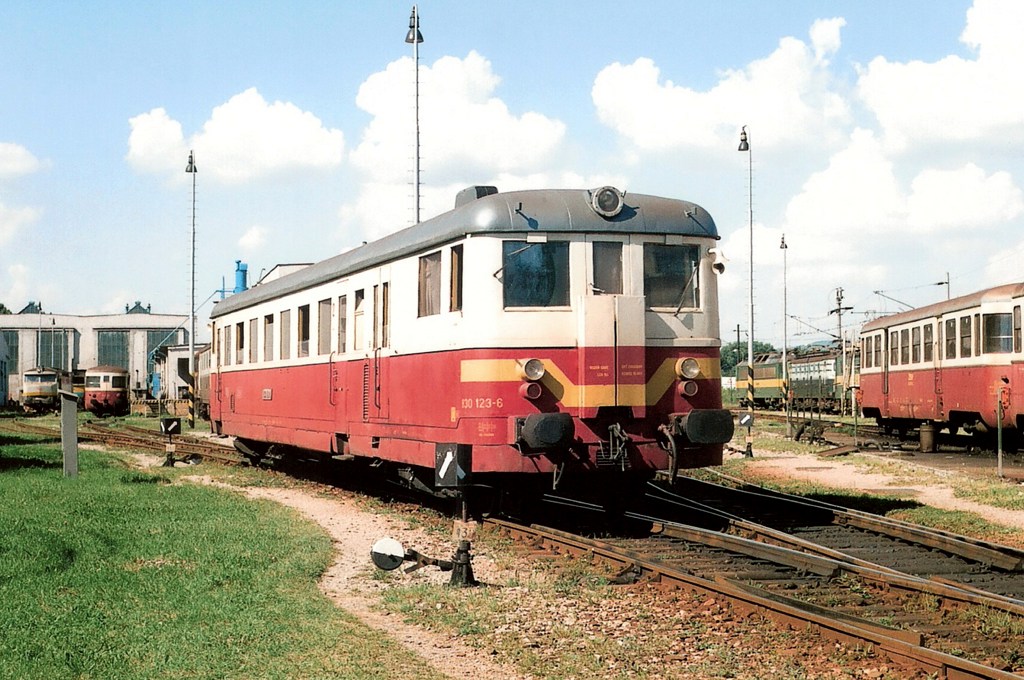 [1024x680] 830123a.jpg