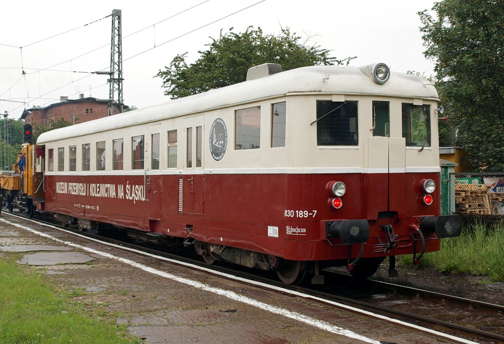 [1024x700] 830189b.jpg