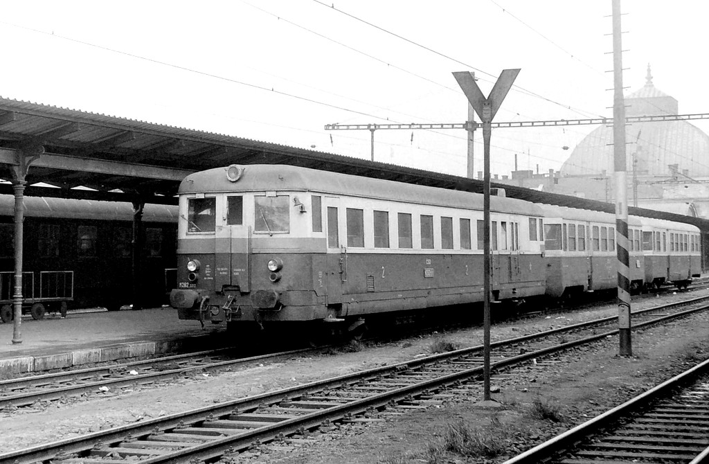 [1024x670] 830212a.jpg