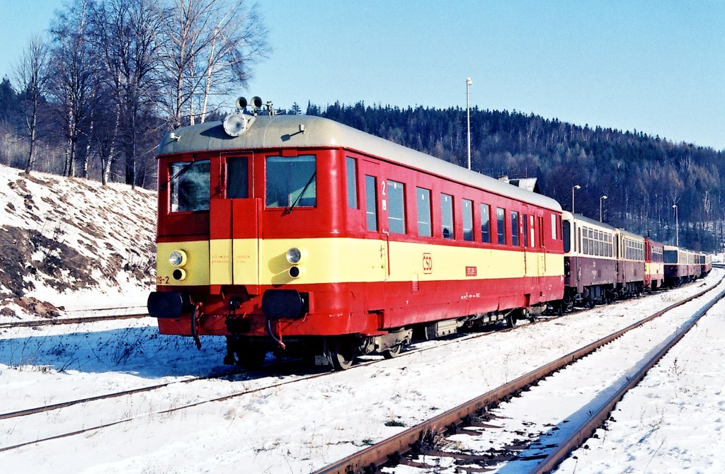 [1024x670] 830219a.jpg