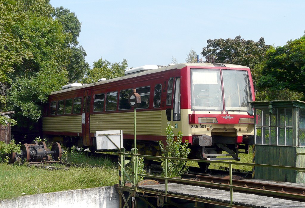 [1024x700] 835001_q.jpg