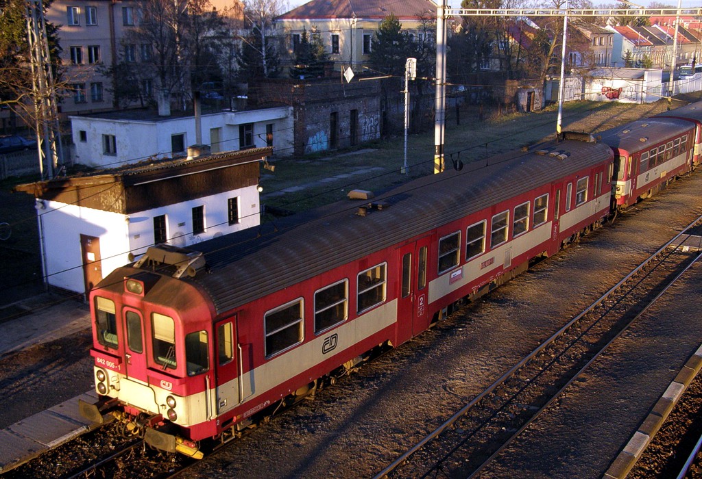 [1024x700] 842005f.jpg