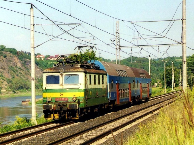 [800x600] 141057v.jpg