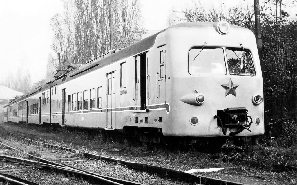 [1024x640] EM475003c.jpg