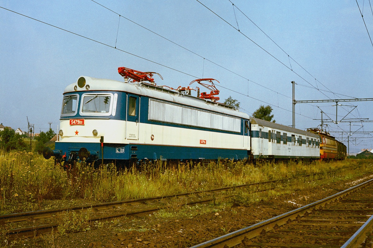 [1200x800] S479101j.jpg