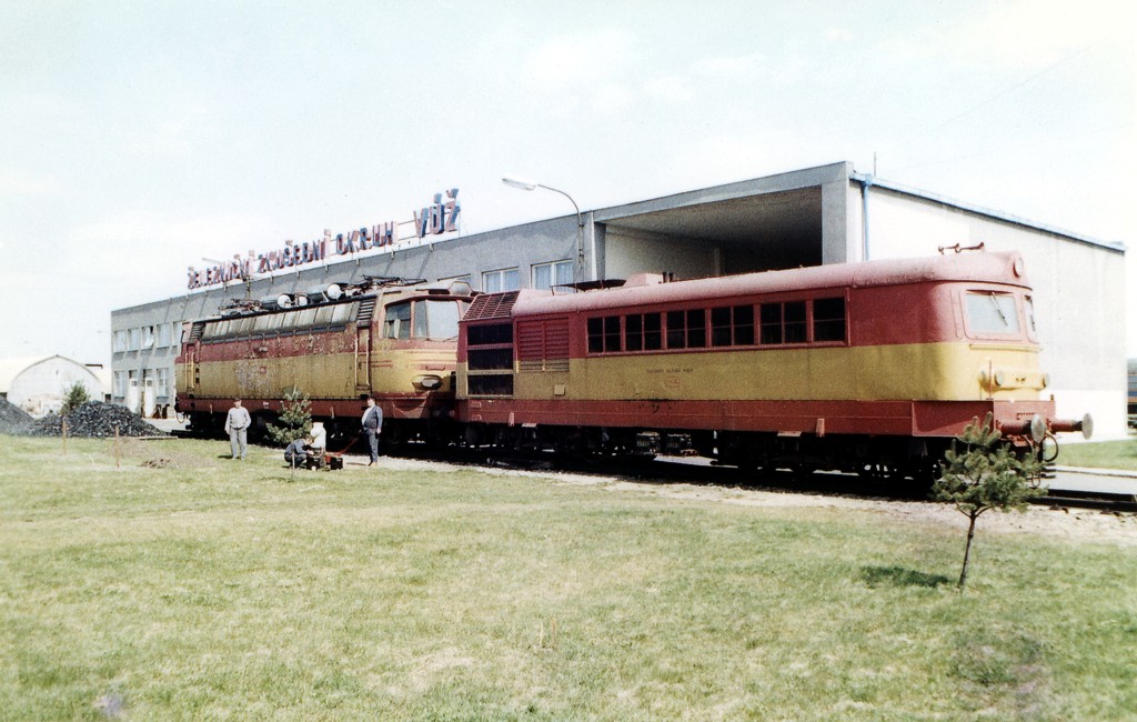 [1024x650] S479102f.jpg